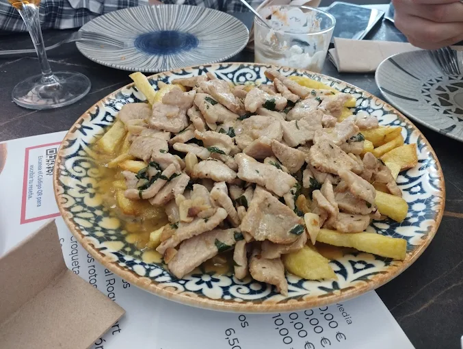 lomo-con-patatas.webp